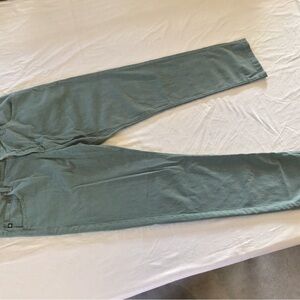 EUC-AG Adriano Goldschmied Men's Olive Chinos 38”W x 32”L Modern Slim Fit.